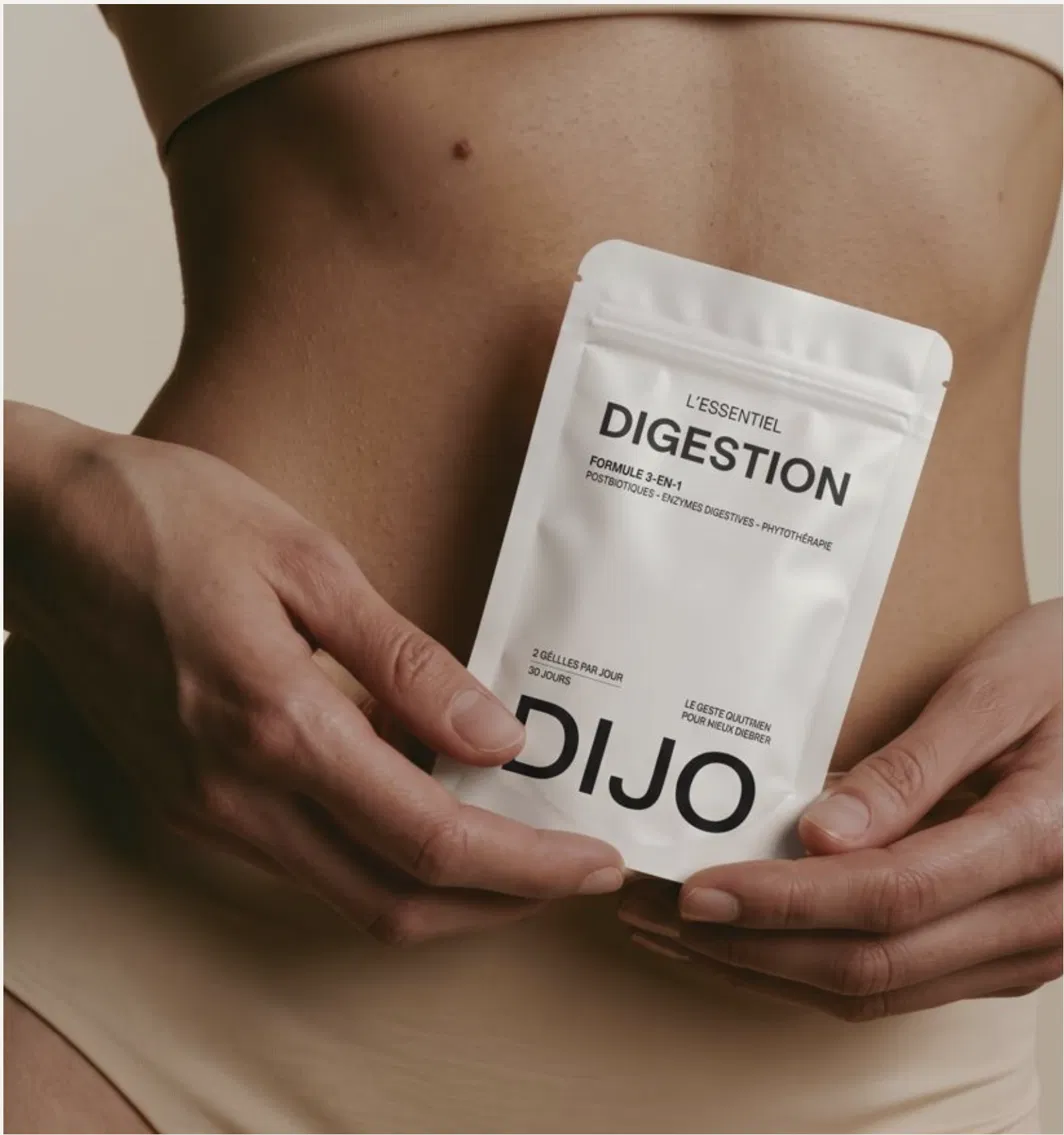 Doypack L'Essentiel Digestion tenu contre le ventre